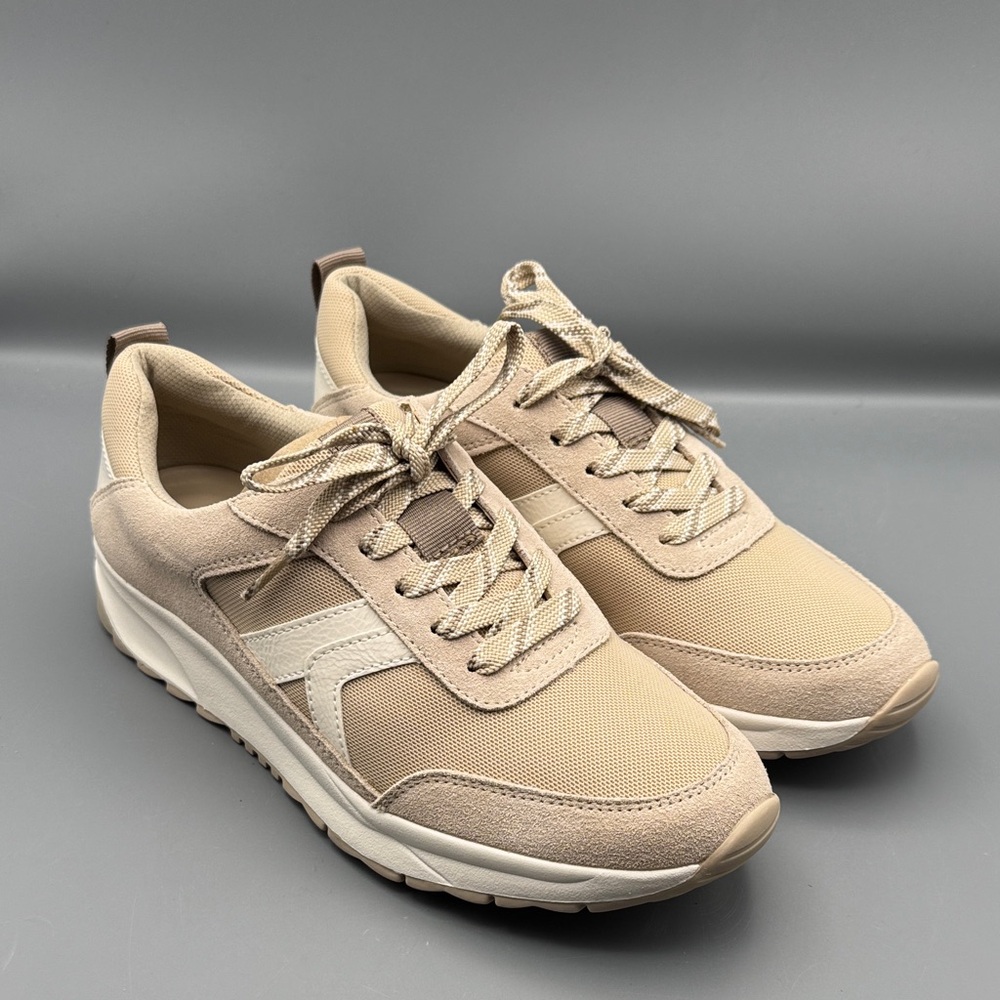 Women's Shay Jogger Lace Up Sneaker Naturalizer